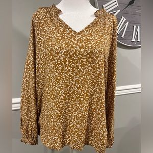 Women's Top - Gorgeous Top -  Size M Old Navy Excellent condition